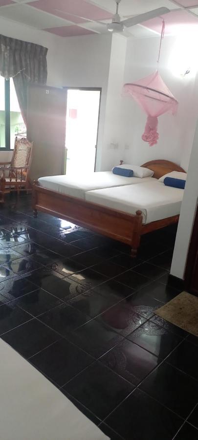 Ocean View Tourist Guest House At Negombo Beach Near The Airport Exterior photo