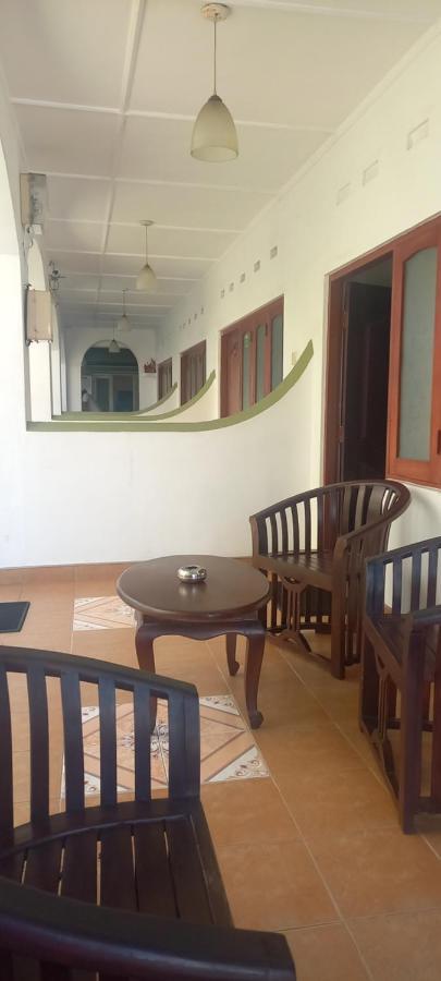 Ocean View Tourist Guest House At Negombo Beach Near The Airport Exterior photo